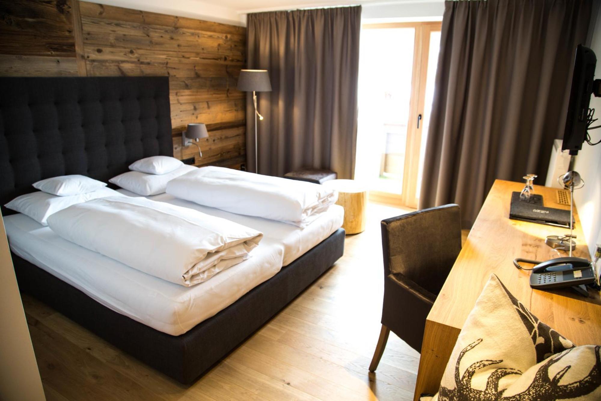 Der Gruene Baum Mountain Boutique Hotel Ehrwald Quarto foto