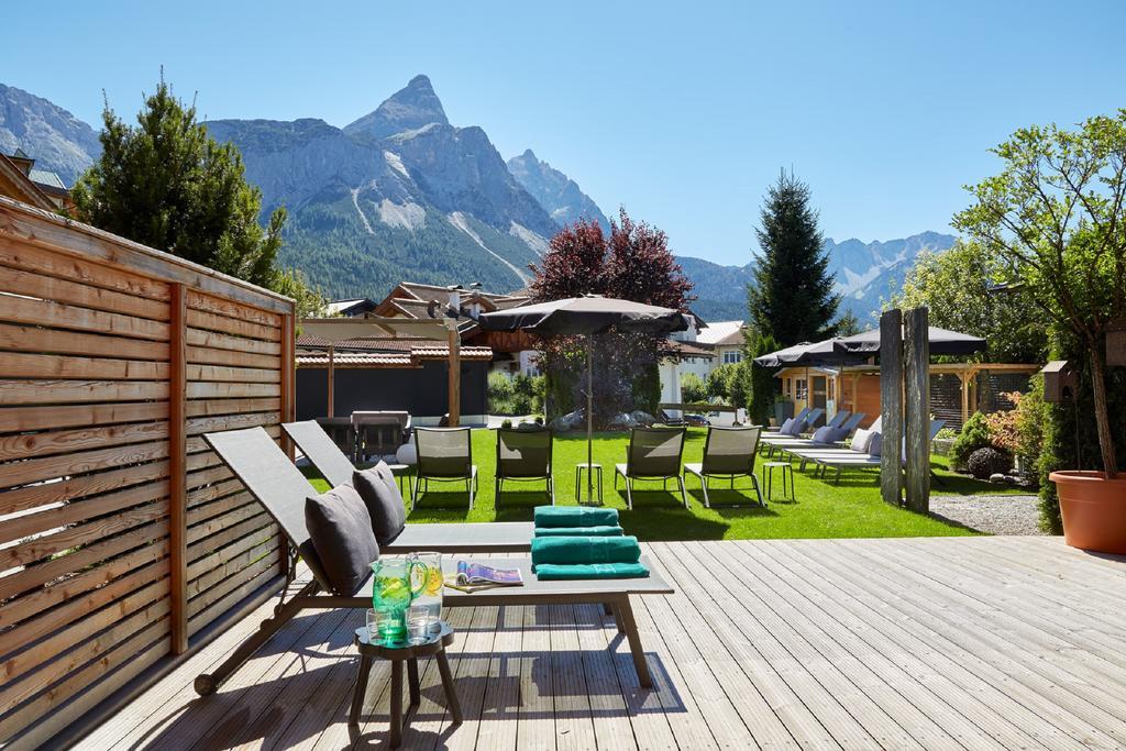 Der Gruene Baum Mountain Boutique Hotel Ehrwald Exterior foto